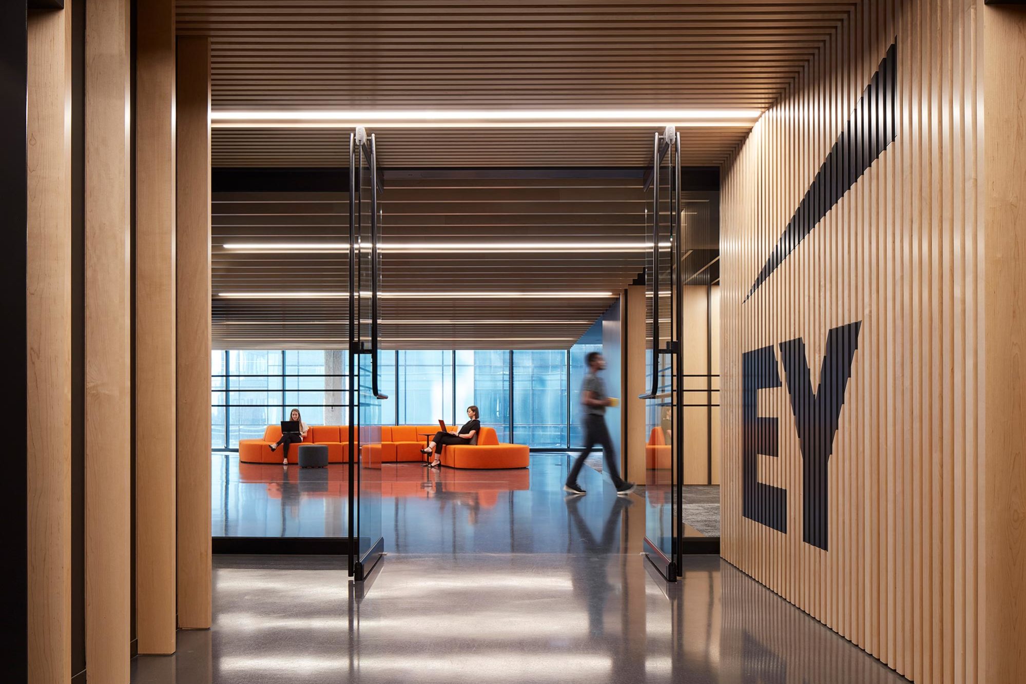 Ernst & Young Chicago Wavespace