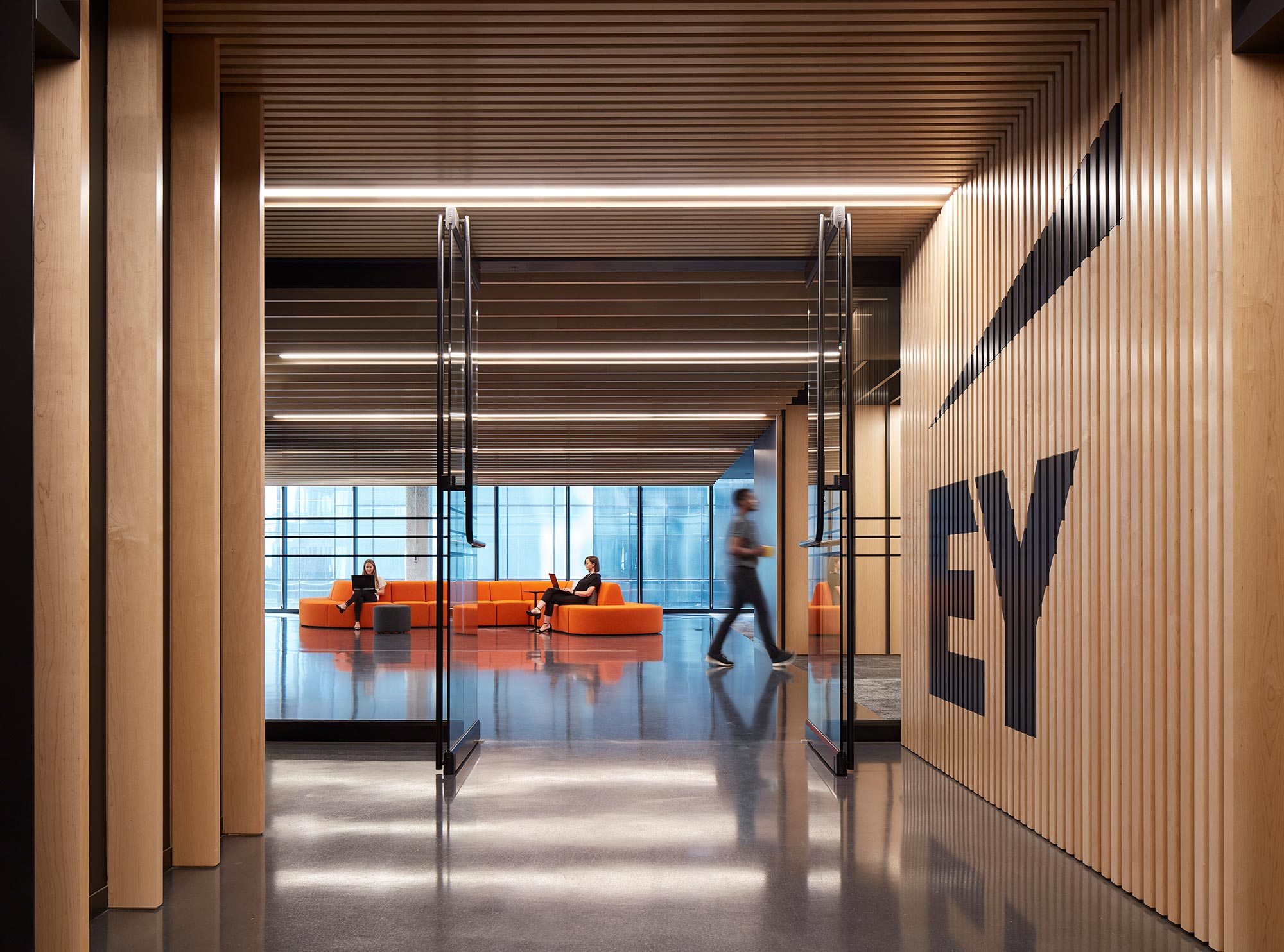 Ernst & Young Chicago Wavespace